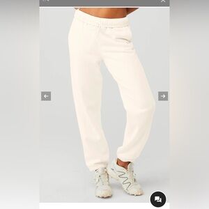 ALO YOGA ACCOLADE SWEATPANTS SIZE XSMALL XS white ivory